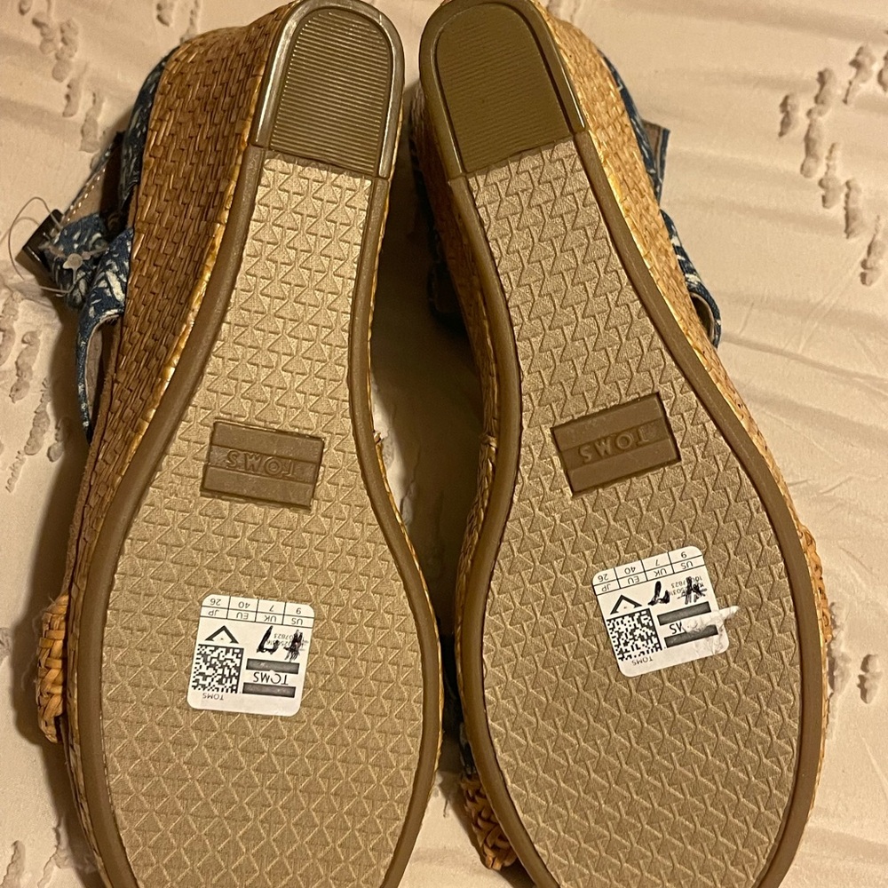 TOMS Women's Blue and Brown Wedges - Picture 5 of 5